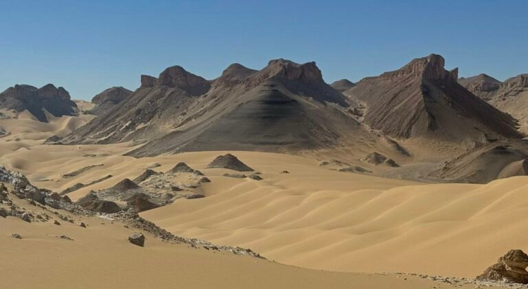 Exploring the Black and White Desert Egypt: A Natural Wonder
